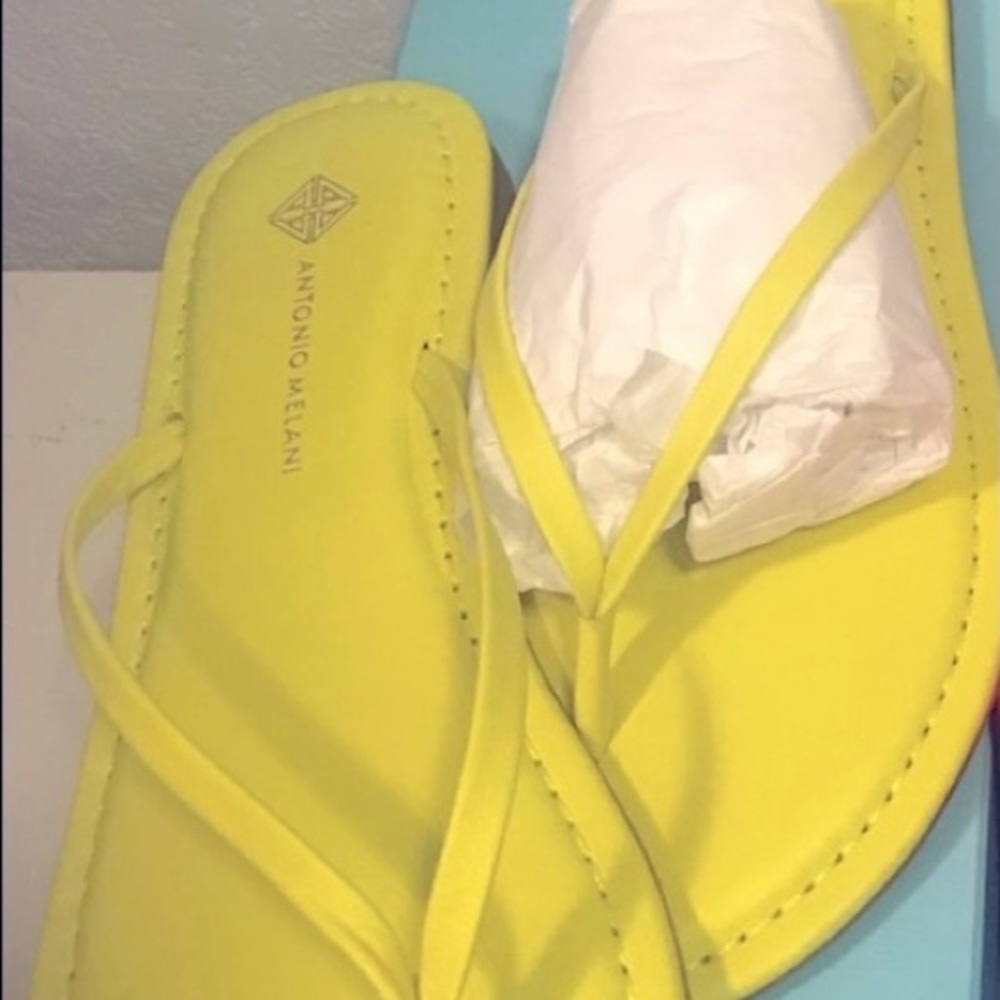 NWB ANTONIO MELANI leather sandals.